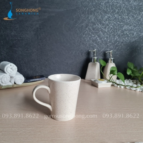 Cốc Đánh Răng Có Quai M1