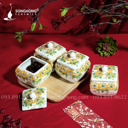 Bộ 4 Hũ Mứt Vuông Vẽ Tay M01 - Kèm Khay Gỗ